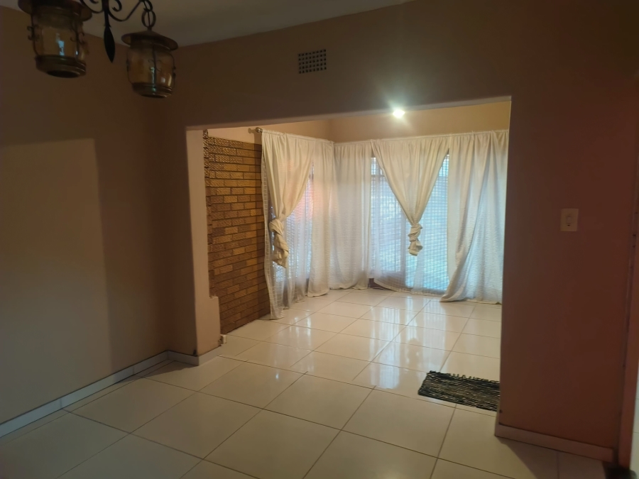 To Let 4 Bedroom Property for Rent in Miederpark North West